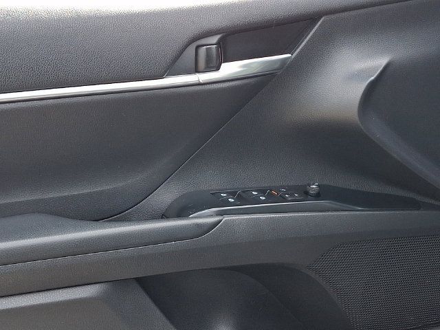 Used 2019 Toyota Camry SE FWD image 20