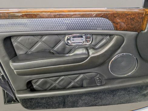 Used 2006 Bentley Arnage T image 30