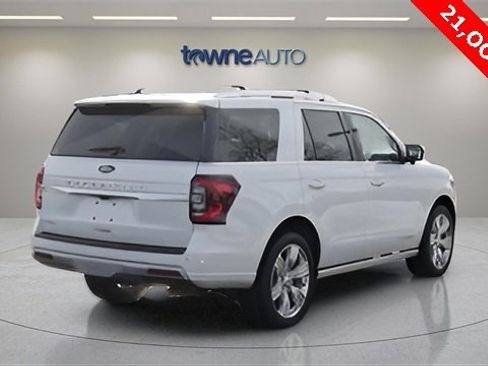 Used 2023 Ford Expedition Platinum image 5