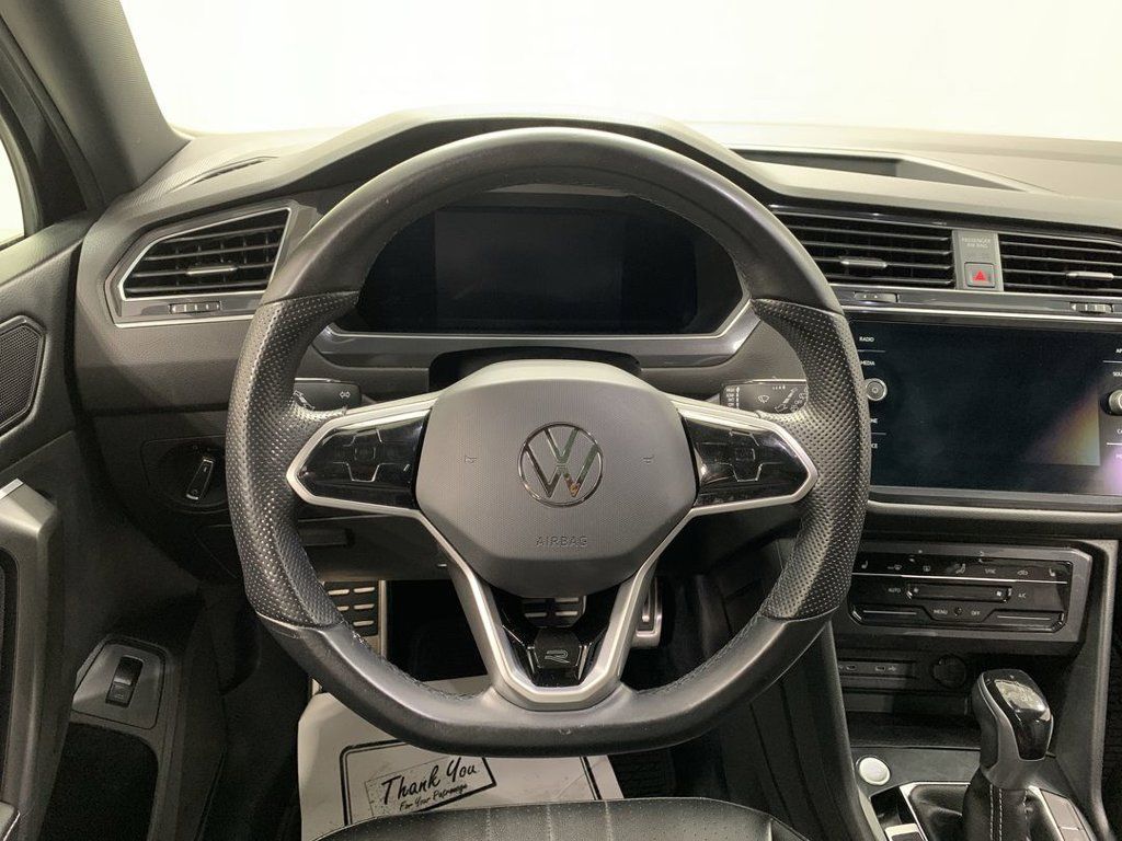 Used 2022 Volkswagen Tiguan SE R-Line AWD/4WD image 4