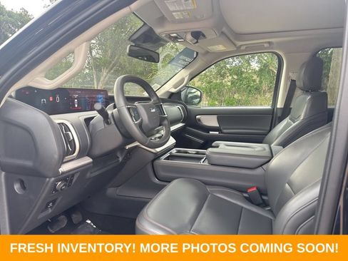 Used 2025 Ford Expedition Active AWD/4WD image 7