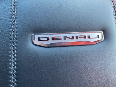 Used 2025 GMC Yukon Denali AWD/4WD image 25