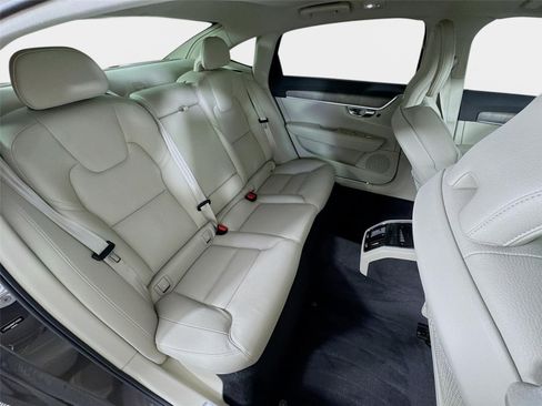 Used 2023 Volvo S90 B6 Plus AWD/4WD image 29