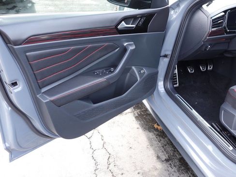 Used 2024 Volkswagen Jetta GLI 40th Anniversary Edition image 15