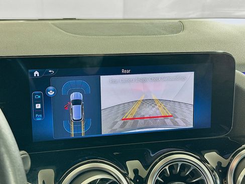 Used 2025 Mercedes-Benz GLA 250 image 22