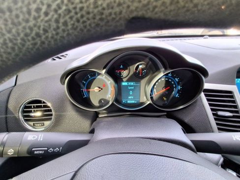 Used 2014 Chevrolet Cruze LT image 11