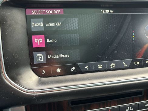 Used 2017 Land Rover Range Rover HSE image 56