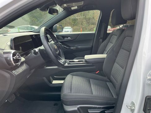 Used 2025 Chevrolet Equinox LT image 27