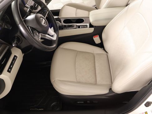Used 2023 Nissan Altima 2.5 SL FWD image 11