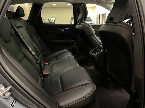 Used 2022 Volvo XC60 B6 Inscription w/ Climate Package image 26