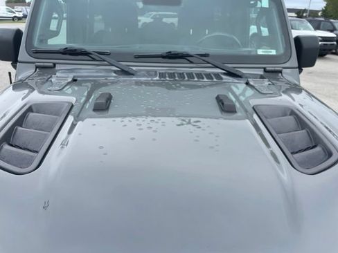 Used 2019 Jeep Wrangler Unlimited Rubicon AWD/4WD image 16