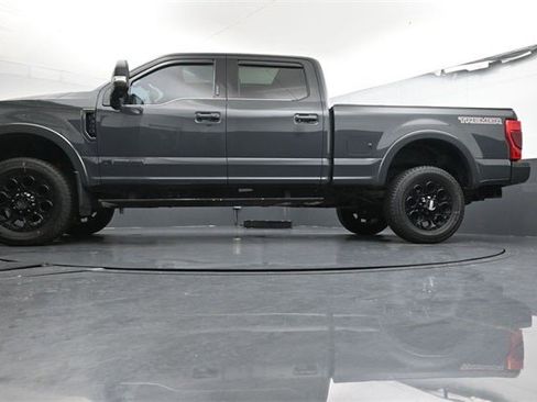 Used 2021 Ford F350 Platinum w/ Tremor Off-Road Package image 32