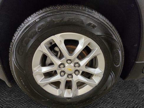 Used 2019 Chevrolet Traverse LT w/ LPO, Floor Liner Package AWD/4WD image 12