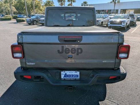Used 2020 Jeep Gladiator Sport image 5