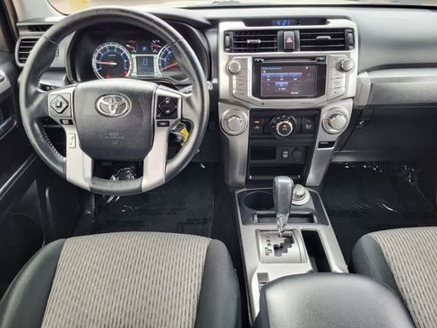 Used 2018 Toyota 4Runner SR5 AWD/4WD image 24