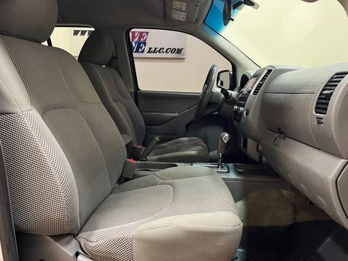 Used 2018 Nissan Frontier SV RWD image 65
