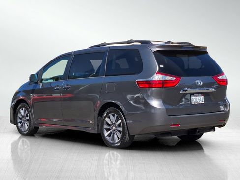 Used 2018 Toyota Sienna Limited Premium AWD/4WD image 7