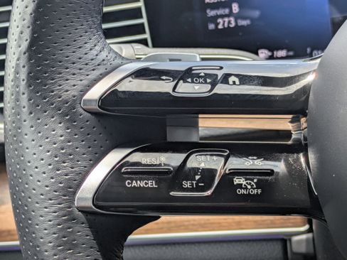 Used 2025 Mercedes-Benz GLS 450 4MATIC image 26