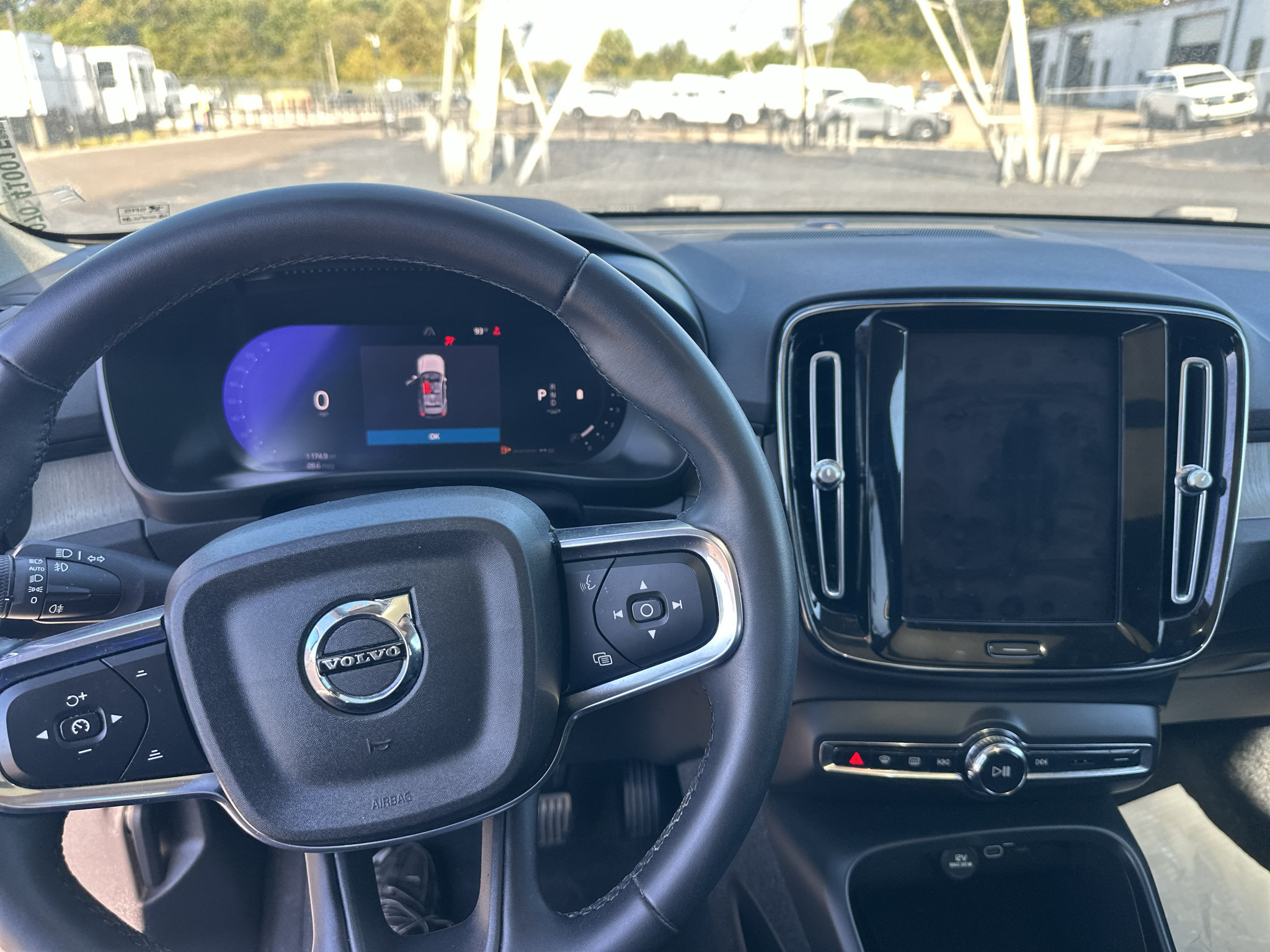 Used 2023 Volvo XC40 B4 Ultimate FWD image 11