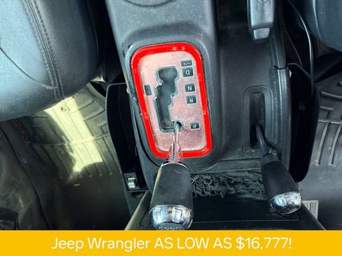 Used 2013 Jeep Wrangler Unlimited Rubicon AWD/4WD image 17