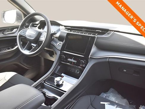 New 2025 Jeep Grand Cherokee L Laredo w/ Luxury Tech Group I image 22