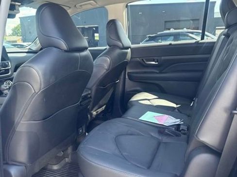 Used 2024 Toyota Grand Highlander AWD image 12