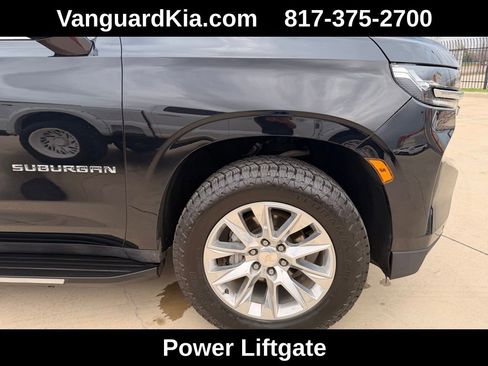 Used 2024 Chevrolet Suburban Premier AWD/4WD image 11