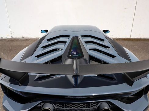 Used 2019 Lamborghini Aventador SVJ AWD/4WD image 18