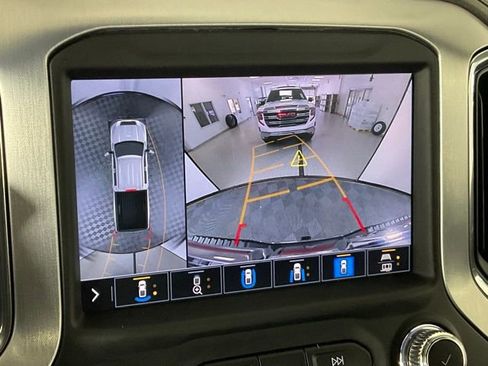 Used 2022 GMC Sierra 3500 SLT w/ SLT Premium Package AWD/4WD image 10