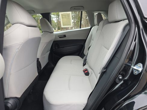 Used 2023 Toyota Corolla Cross L image 13