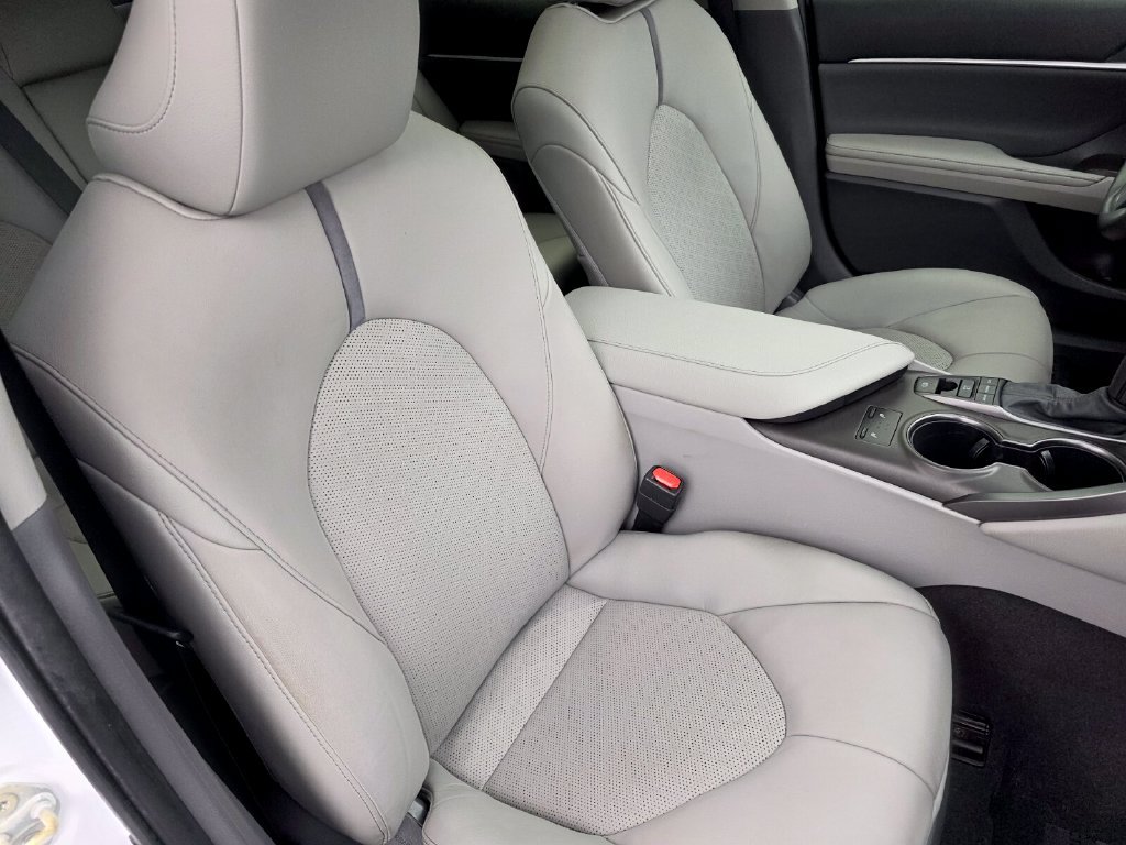 Used 2021 Toyota Camry XSE w/ Navigation Package FWD image 31