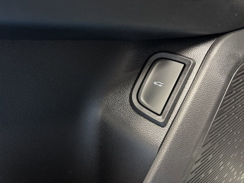 New 2026 Chevrolet Equinox LT w/ Convenience Package II FWD image 25