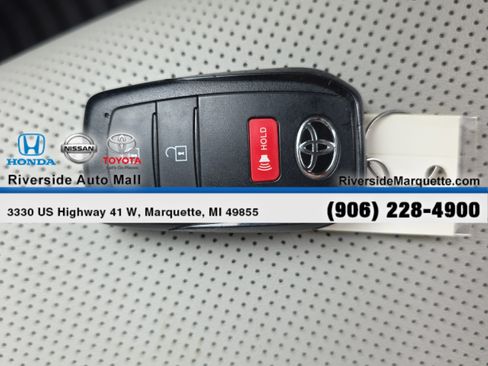 Used 2023 Toyota Prius XLE AWD/4WD image 26