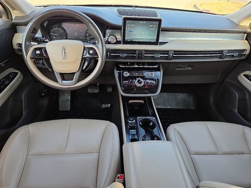 Used 2021 Lincoln Corsair FWD image 11