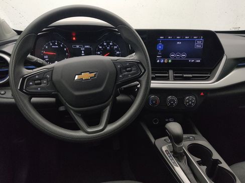 Used 2025 Chevrolet Trax LS FWD image 22