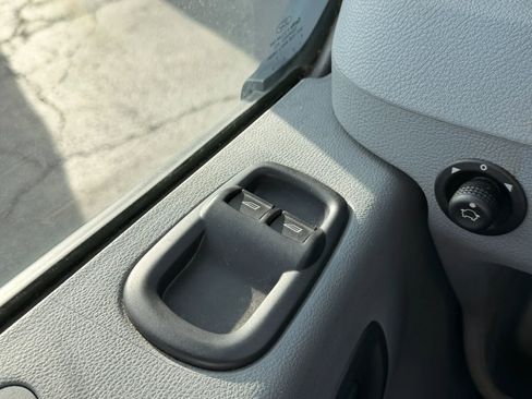 Used 2016 Ford Transit 250 148 Medium Roof RWD image 23