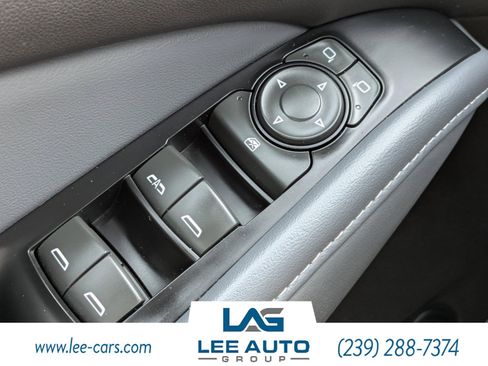 Used 2019 Buick Enclave Essence FWD image 19