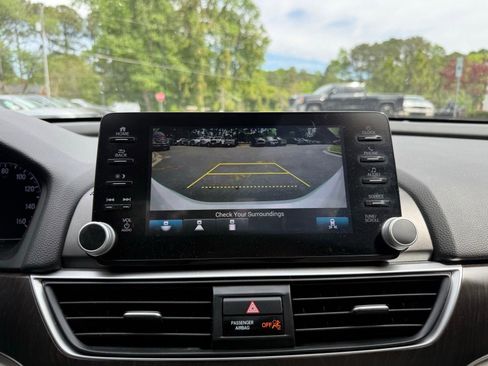 Used 2019 Honda Accord EX image 39