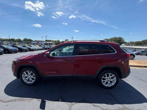 Used 2016 Jeep Cherokee Latitude FWD image 4