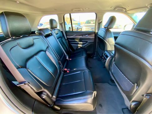 Used 2023 Jeep Grand Cherokee Limited image 26