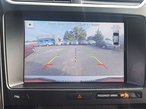 Used 2017 Ford Explorer XLT w/ Equipment Group 202A image 14