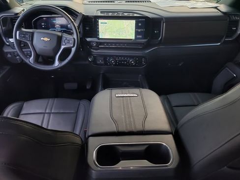 Used 2024 Chevrolet Silverado 2500 High Country w/ High Country Premium Package AWD/4WD image 15