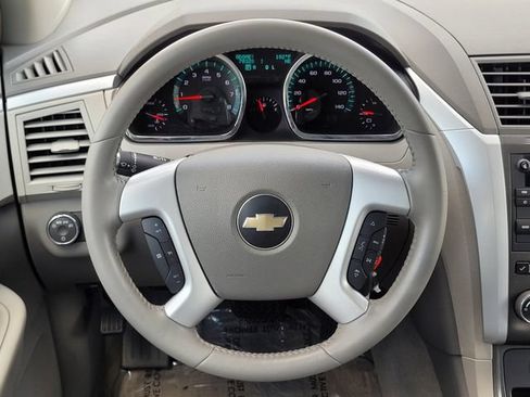 Used 2009 Chevrolet Traverse LT FWD image 11