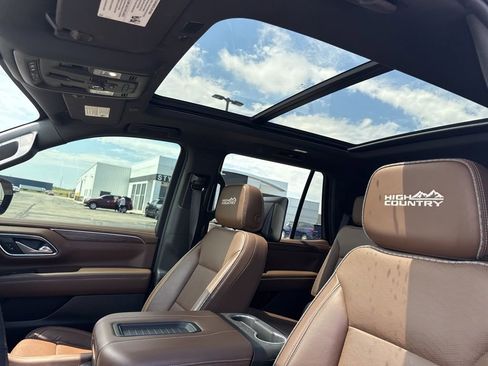 Used 2022 Chevrolet Tahoe High Country w/ Premium Package AWD/4WD image 15