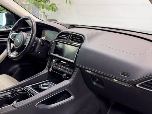 Used 2017 Jaguar F-PACE R-Sport image 60