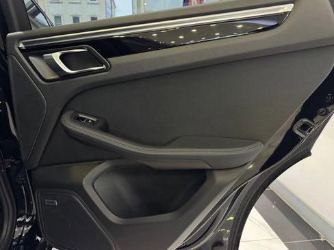 Used 2021 Porsche Macan image 26