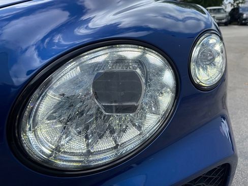 Used 2021 Bentley Bentayga AWD/4WD image 10