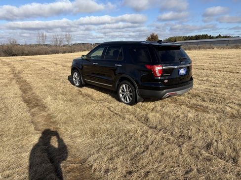 Used 2016 Ford Explorer Limited image 4