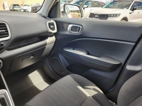 New 2026 Hyundai Venue SE image 22