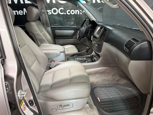 Used 2007 Toyota Land Cruiser image 19